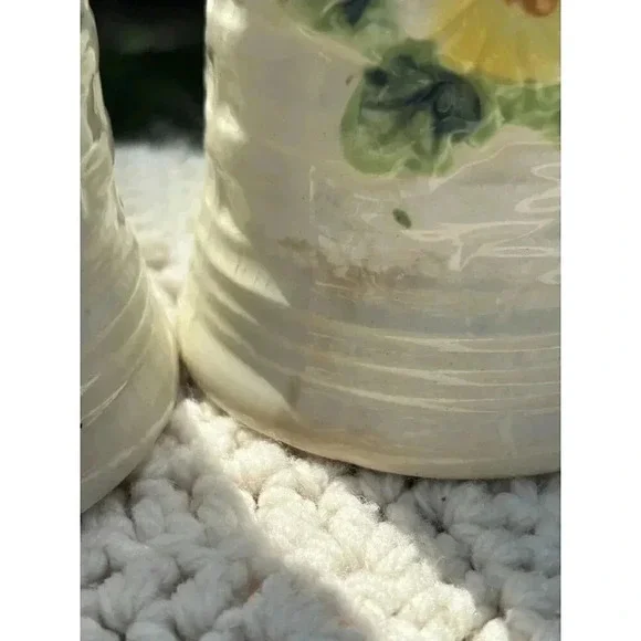 Salt & Pepper Shakers Sunflowers with Basket Weave Design Ceramic Vintage - Picture 3 of 5